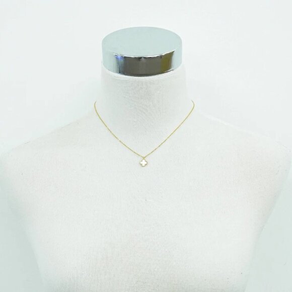 Van Cleef & Arpels Sweet Alhambra Mother of Pearl Necklace 750 Yellow Gold - Picture 9 of 9